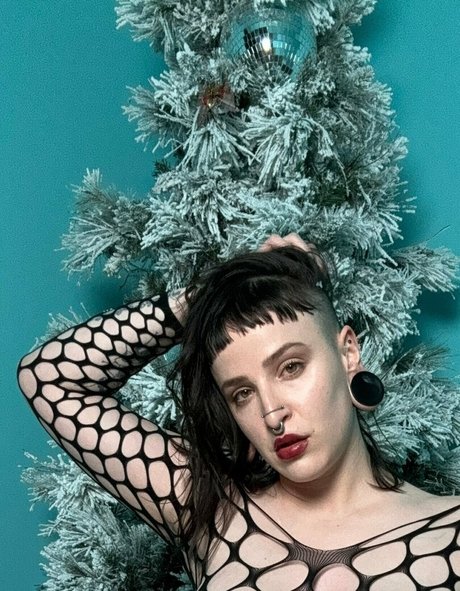 nyxxx at night exclusive star img