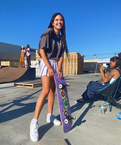 Teo Marcella hot actress pics