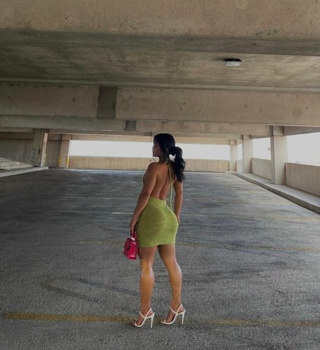 MsDumpling_ model nude pics