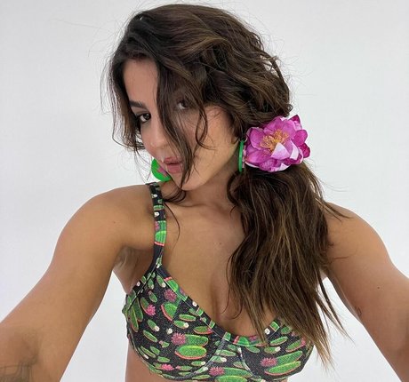 Hariany Almeida nice model photo