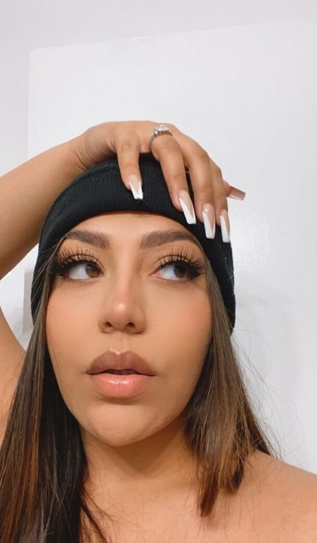 westtsidemamii star exclusive picture