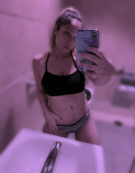 spicyy mamiana high quality actress img