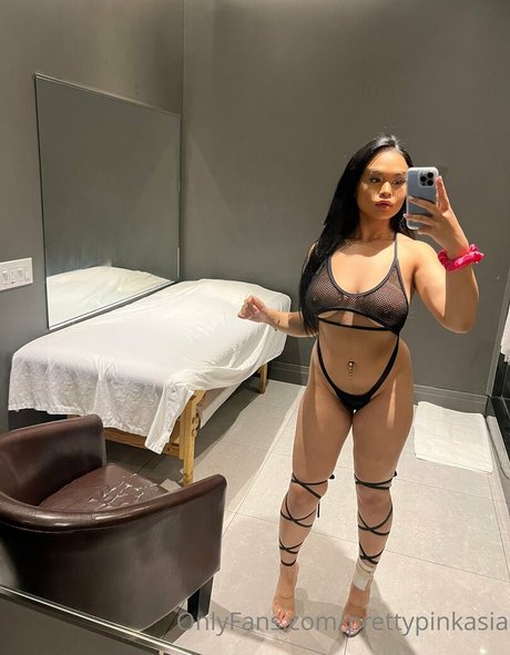 prettypinkasia naked actress picture