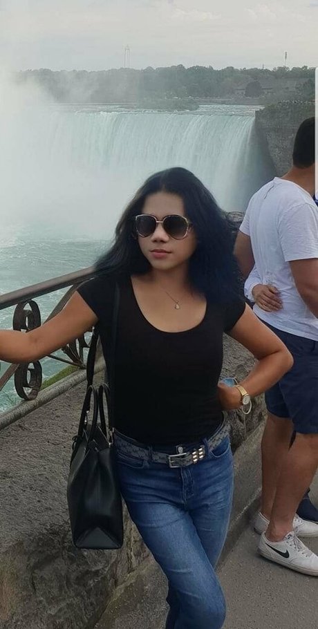 ayavonlee model pornographic pics