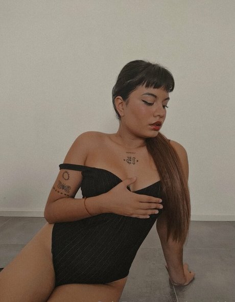 pietra blu nude model photos