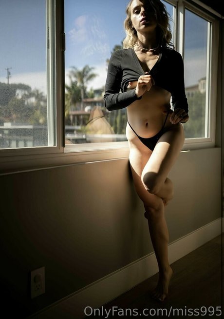 Miss995 sex model pic