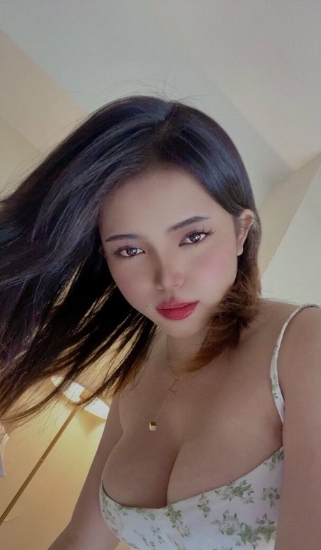 lalalyan_ perfect model img