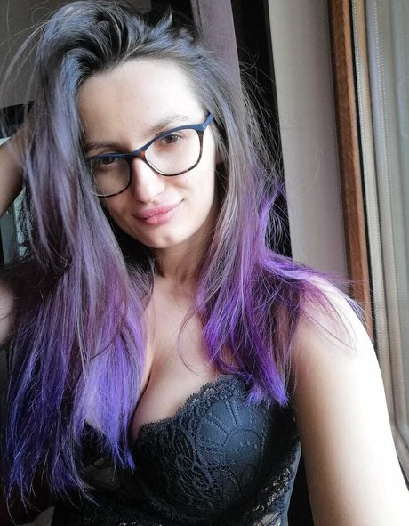 crissnight star naked galleries