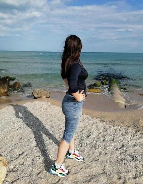 crissnight star exclusive photos