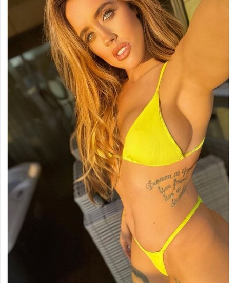 Jessica Carter exclusive model pic