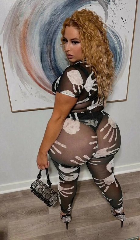 Amanda Garcia model free photo