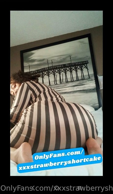 xxxstrawberryshortcake naked pornstar images