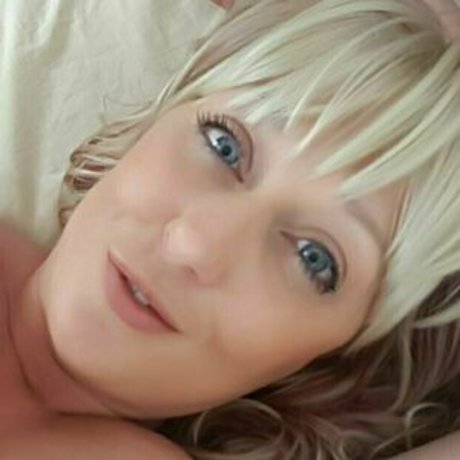 lolaluxx1 free pornstar image