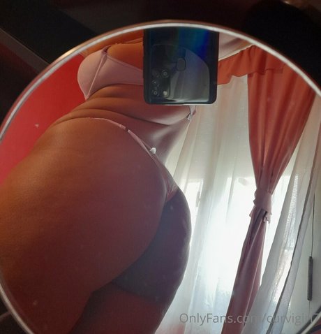 curvigirl7 model top images