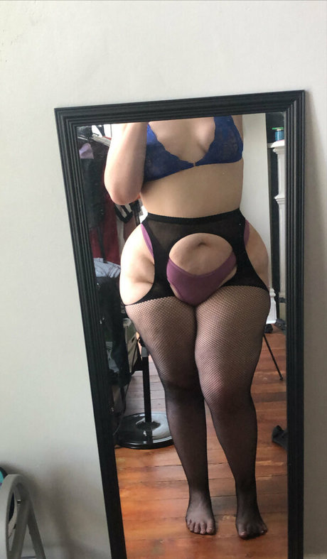 sweeet v free adult star img