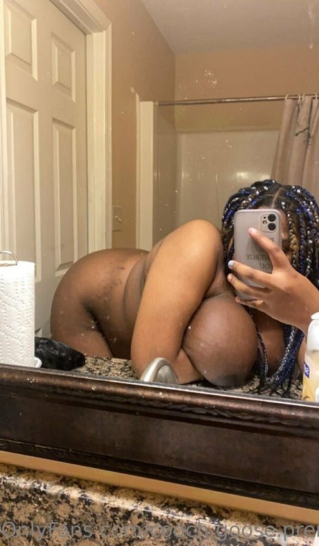 cooch goose premium sex star image