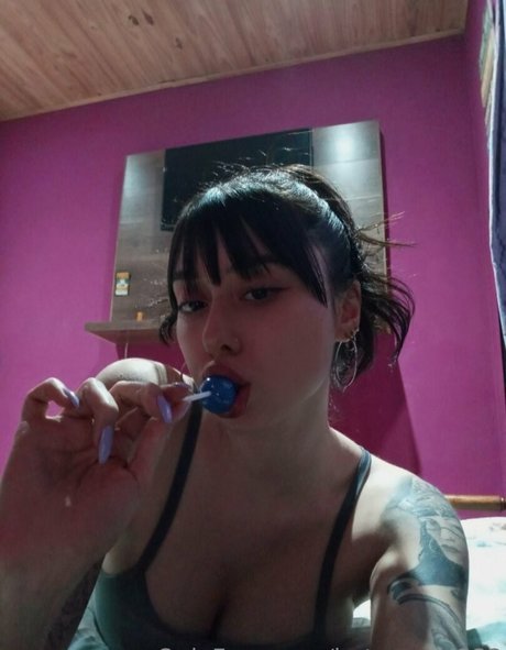 hotperson222 art model picture