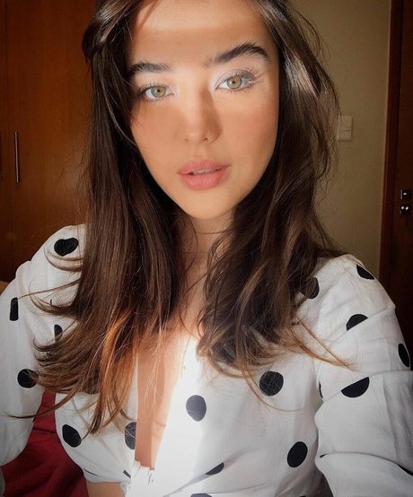 Bella Piero model nice pic