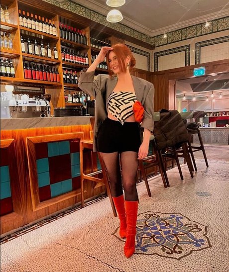 Hannah Laresa Smith star nude photos