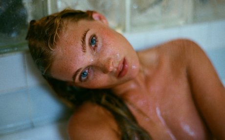 Elsa Hosk erotic actress picture