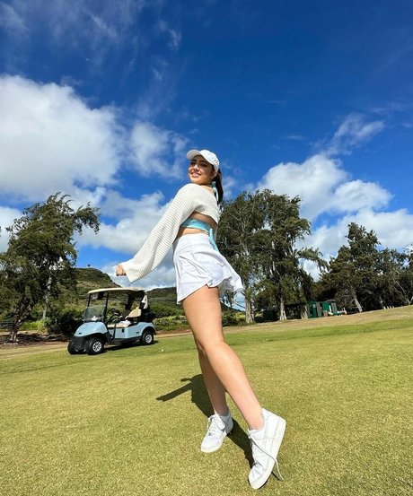 Shelby Young nudes model photo