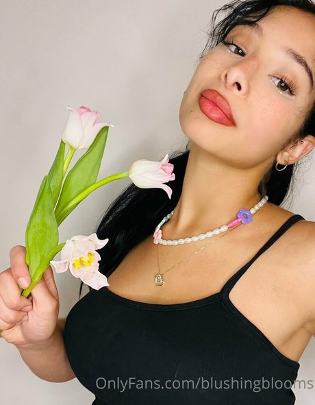 blushingblooms high quality model images