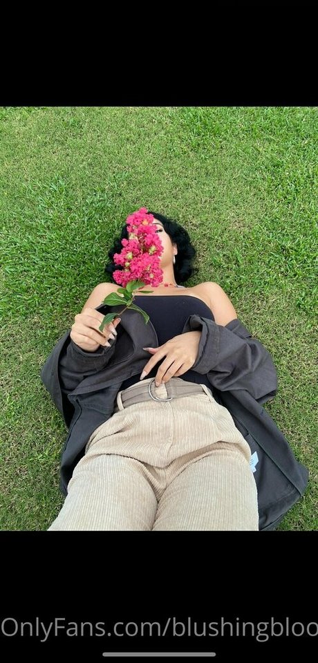 blushingblooms naked star pictures