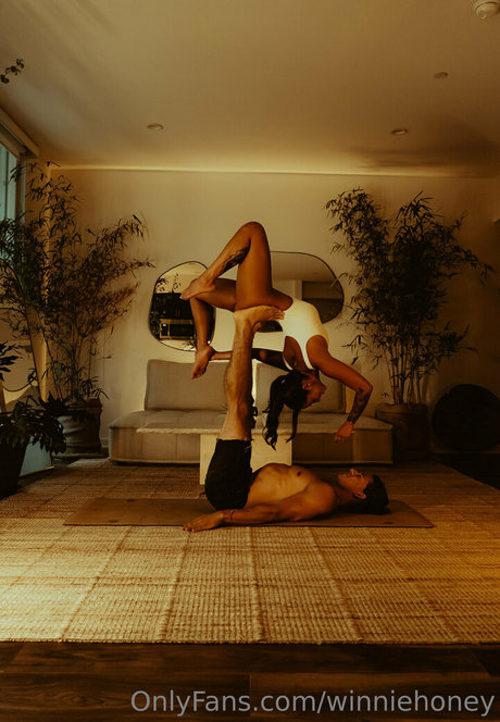 winniehoney model nude pic