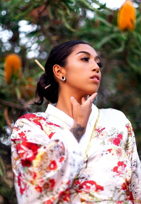 winniehoney high quality actress pics