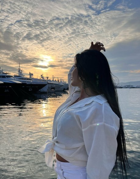 black monica model top photo