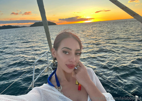 lalabby444 erotic model photo