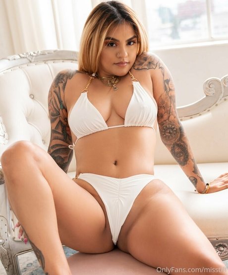 Tiff08 model pretty pic