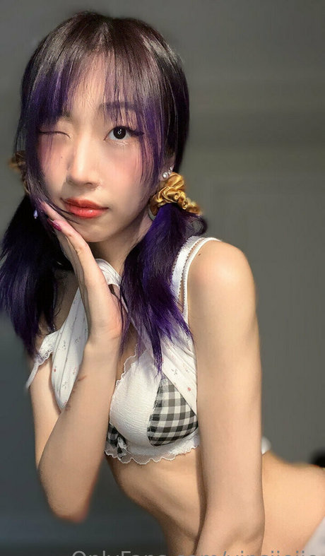 yinsdere porn model pic