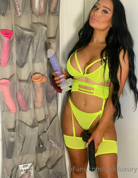 nickiluxury pornstar hd image