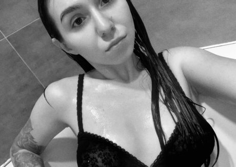 krisstile hot model gallery