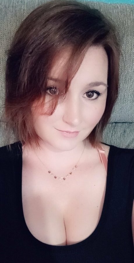 deedeelynn erotic model img