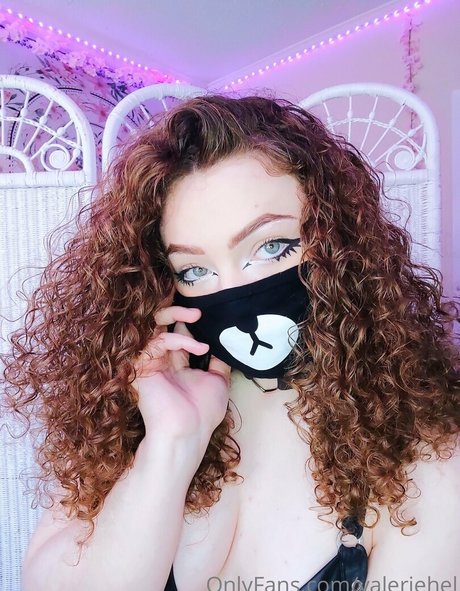 valeriehel model perfect picture