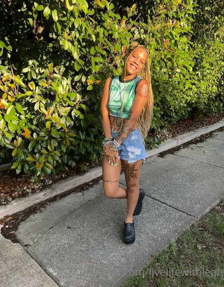 leahsade model free gallery