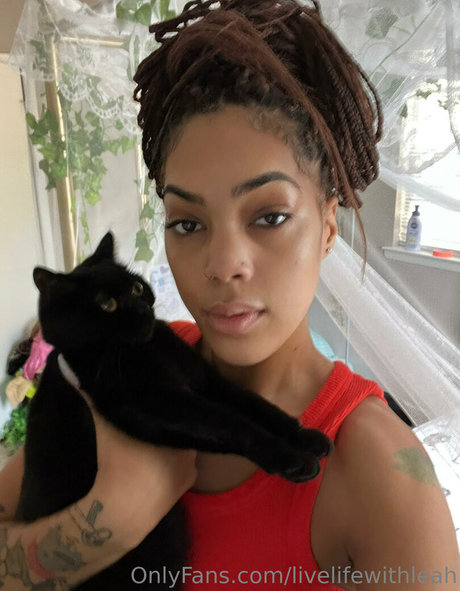 leahsade perfect pornstar pics