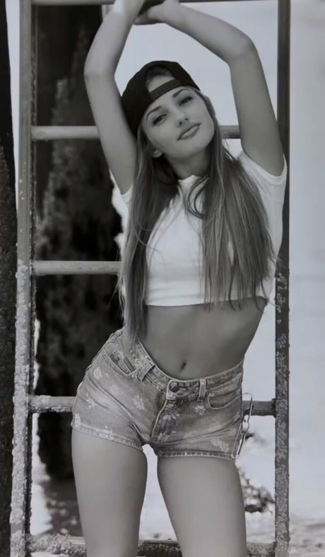 Minka Kelly beautiful star pictures