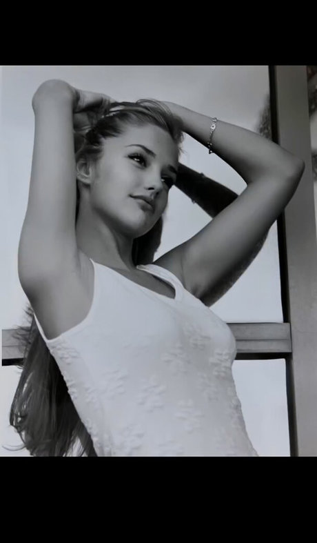 Minka Kelly xxx star image