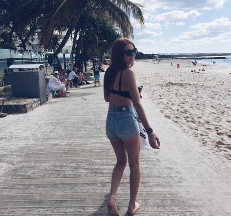 Alyssa Randall erotic actress gallery