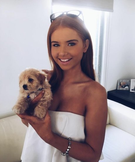 Alyssa Randall perfect actress image