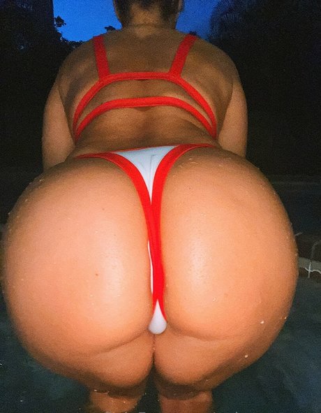 WomenMMA model best photos