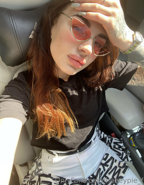 honeypie f sex model gallery