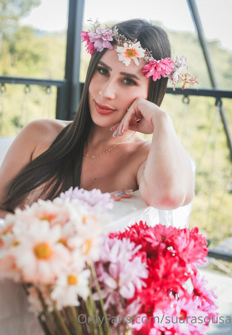 Mia Russo sexy pornstar img