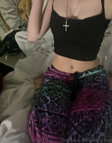 cheyy cheyy hot actress galleries