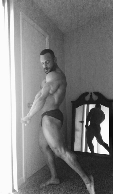 flexcash4 erotic actress image