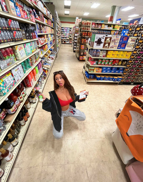 olivebrenner model free picture