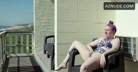 Lena Dunham nudes actress pics